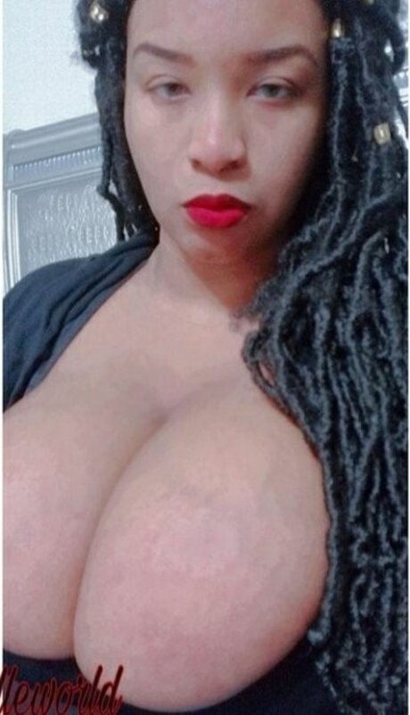 Naakte gelekte OnlyFans-foto van Shantelleworld