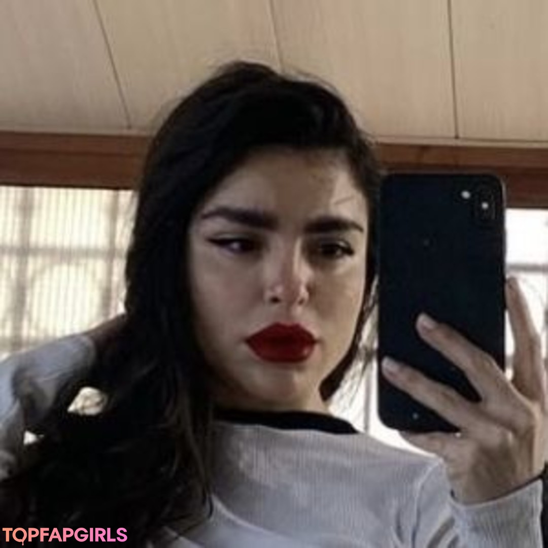 Naakte gelekte OnlyFans-foto van Mayaabourouphael #4 Naakte gelekte OnlyFans-foto van Mayaabourouphael #4