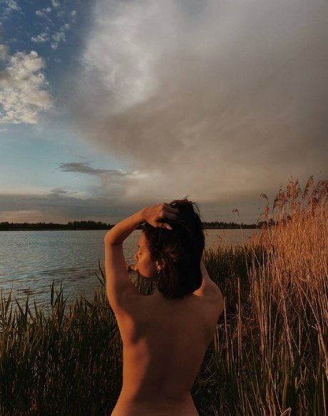Naakte gelekte OnlyFans-foto van Sslavianka