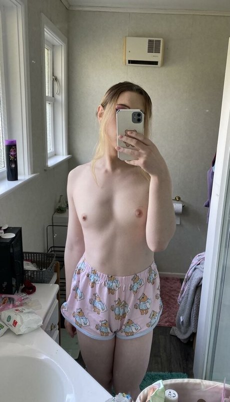 Naakte gelekte OnlyFans-foto van Kitkat
