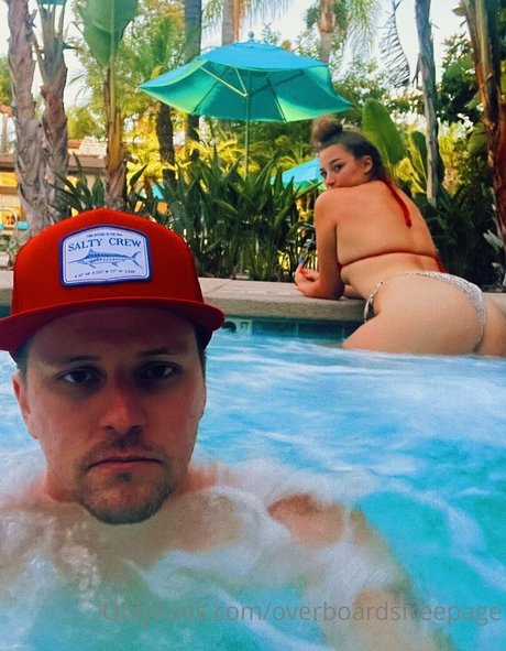 Naakte gelekte OnlyFans-foto van Overboardhumor