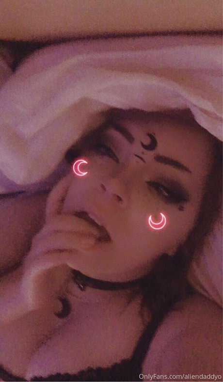 Naakte gelekte OnlyFans-foto van Aliendaddyo