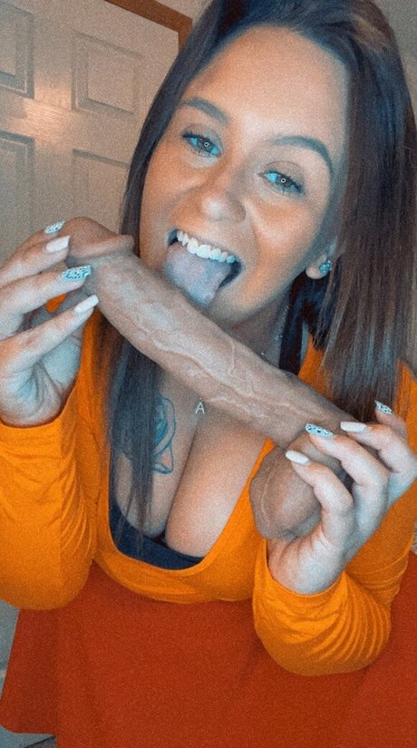Naakte gelekte OnlyFans-foto van Brooklynn Danielle