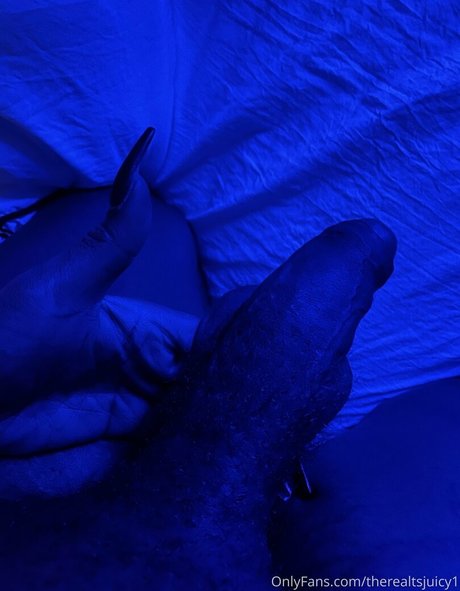 Naakte gelekte OnlyFans-foto van Therealtsjuicy