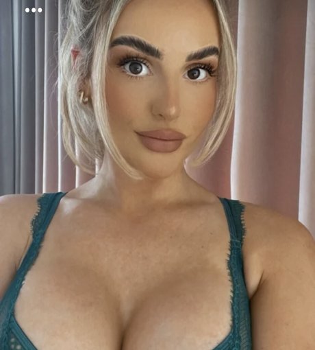 Naakte gelekte OnlyFans-foto van Charleyxemily