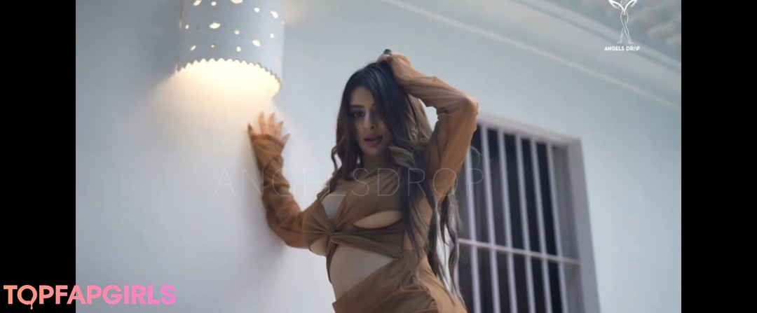Naakte gelekte OnlyFans-foto van Yajnaseni #1141