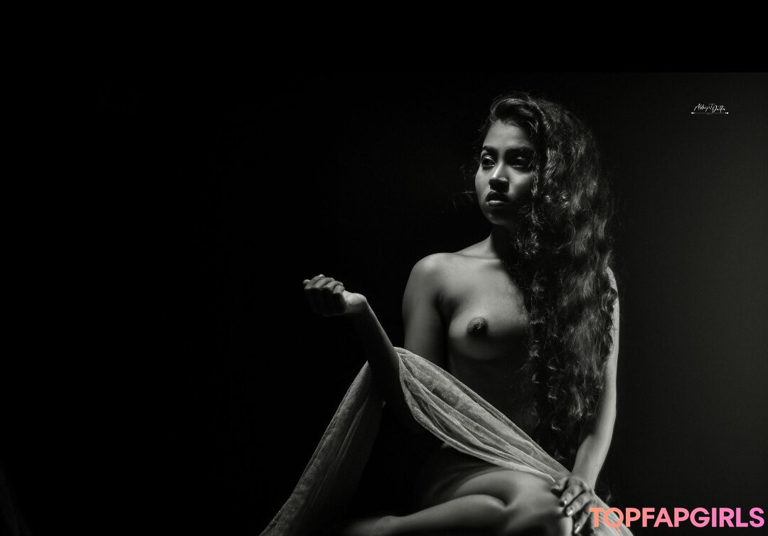 Naakte gelekte OnlyFans-foto van Yajnaseni #1663