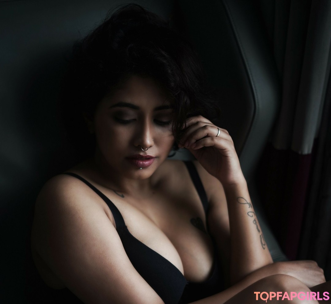 Naakte gelekte OnlyFans-foto van Yajnaseni #1944
