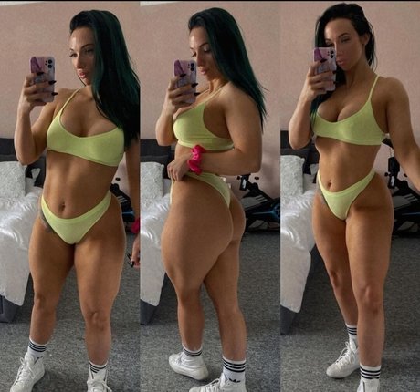 Naakte gelekte OnlyFans-foto van Kfitnessgirl