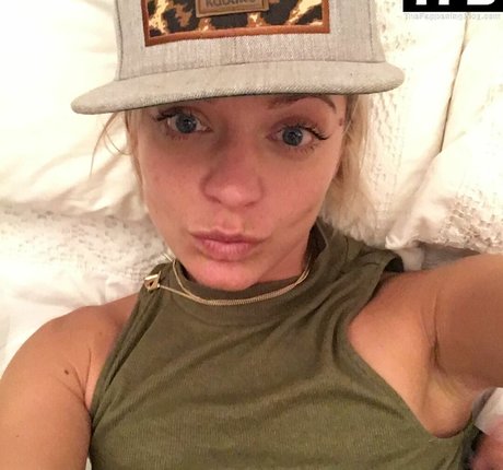 Naakte gelekte OnlyFans-foto van Claire Hutchings