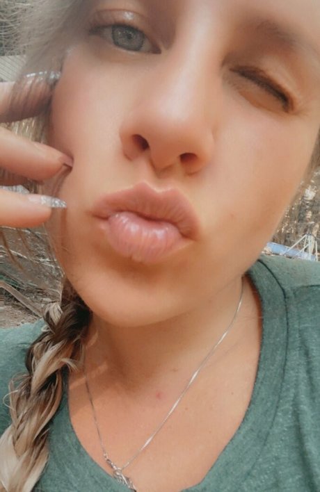 Naakte gelekte OnlyFans-foto van Katsnack