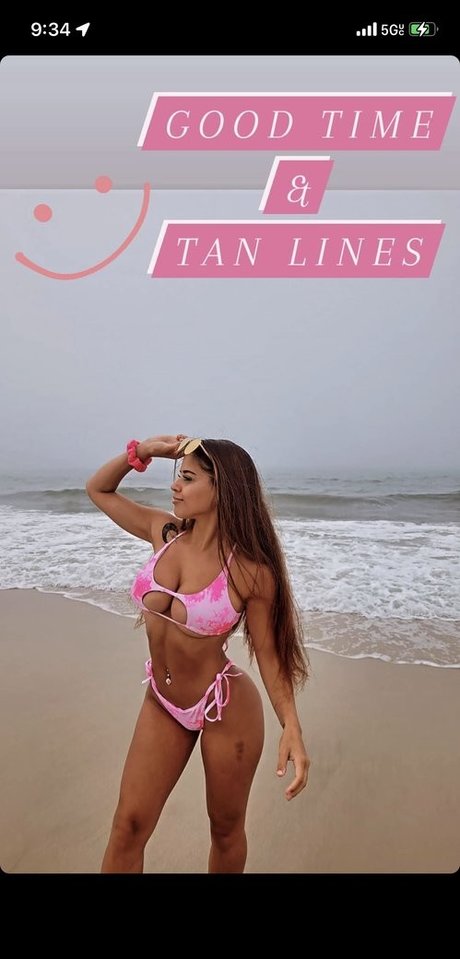 Naakte gelekte OnlyFans-foto van Allyson Noelle
