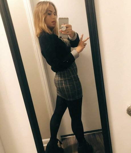 Naakte gelekte OnlyFans-foto van Evergreenosa