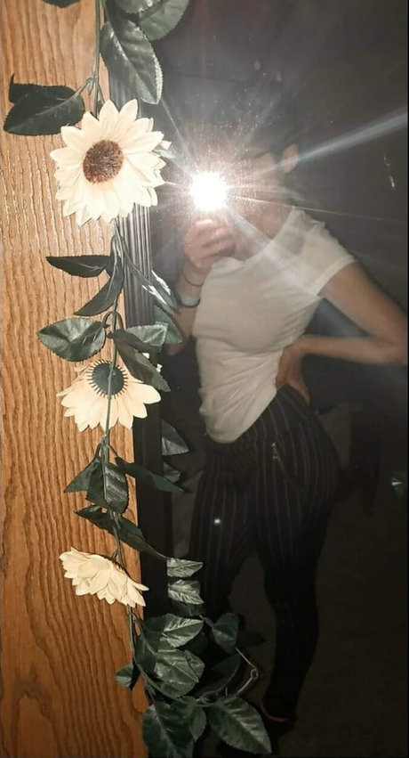 Naakte gelekte OnlyFans-foto van Trippyyjellyfish