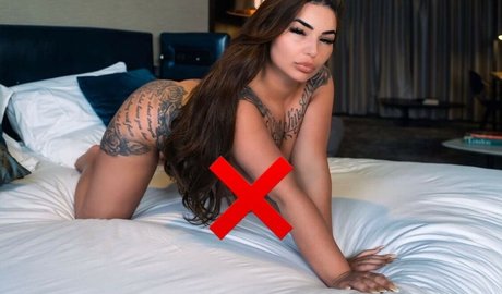 Naakte gelekte OnlyFans-foto van Louisemcnamara