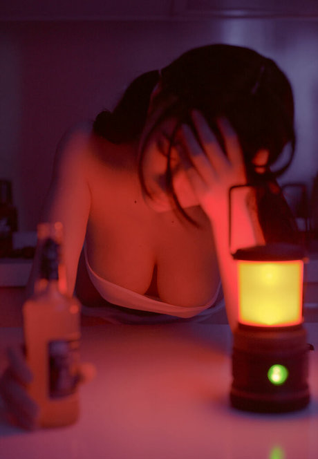 Naakte gelekte OnlyFans-foto van Shinkojima