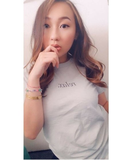 Naakte gelekte OnlyFans-foto van Omgwtfpaa
