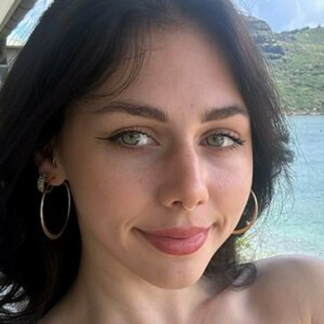 Mayalane Mayaneu