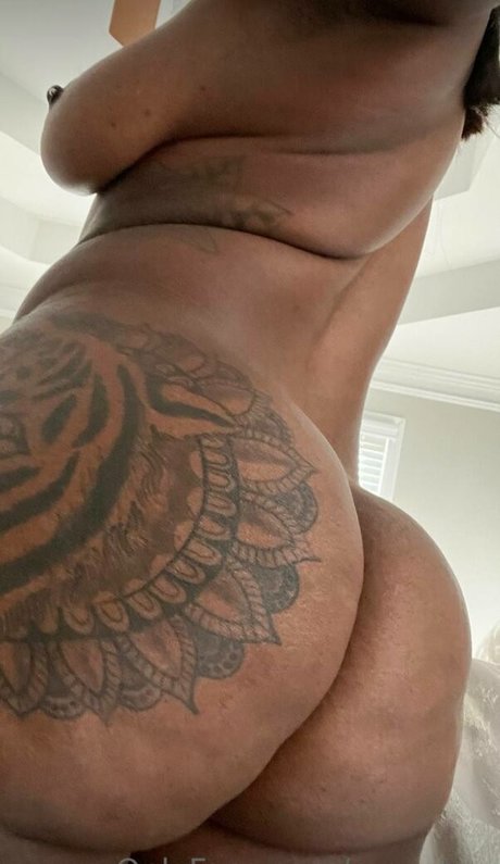 Naakte gelekte OnlyFans-foto van Regankay