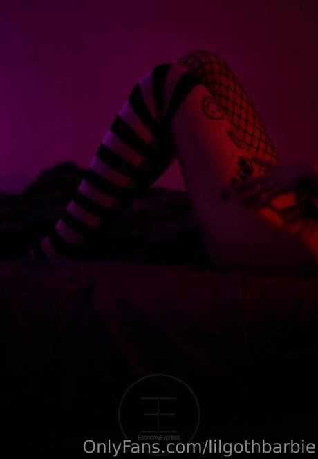 Lilgothbarbie