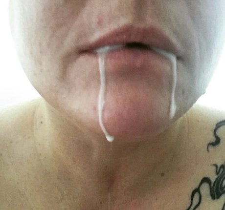 Naakte gelekte OnlyFans-foto van Allegramilk