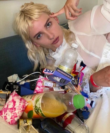 Naakte gelekte OnlyFans-foto van Emmaazzww