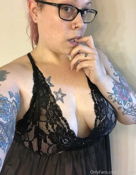 Naakte gelekte OnlyFans-foto van Jeniferfur