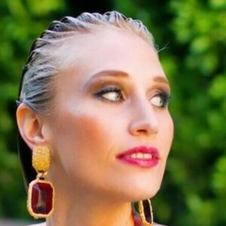 Naakte gelekte OnlyFans-foto van Maude Garrett