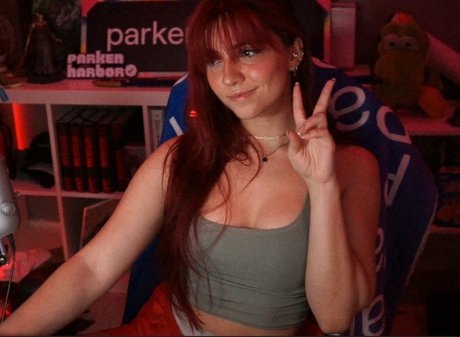 Naakte gelekte OnlyFans-foto van Parkenharbor