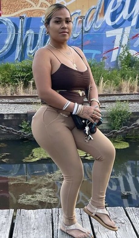 Naakte gelekte OnlyFans-foto van Tsasiansauce