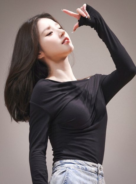 Naakte gelekte OnlyFans-foto van Heejin