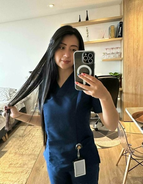 Naakte gelekte OnlyFans-foto van Pilarnurse