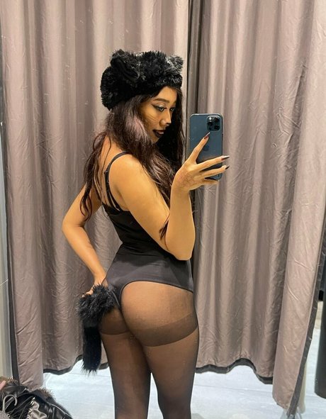 Sgirlmona