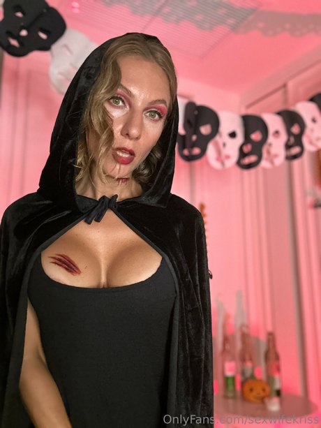 Naakte gelekte OnlyFans-foto van Mrs Kiss