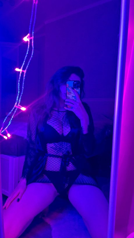 Naakte gelekte OnlyFans-foto van Lyasheva