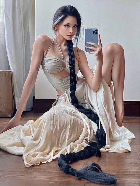 Naakte gelekte OnlyFans-foto van Xialan