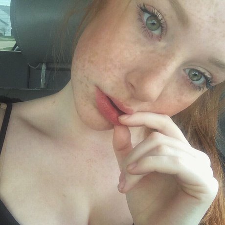 Naakte gelekte OnlyFans-foto van Madeline Ford