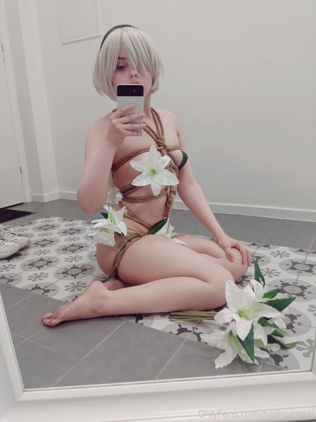 Hailly Senpai