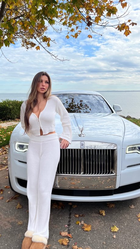 Naakte gelekte OnlyFans-foto van Grace Boor