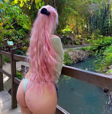 Naakte gelekte OnlyFans-foto van Sab Zada