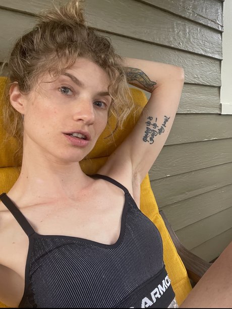 Naakte gelekte OnlyFans-foto van Kosherpussy