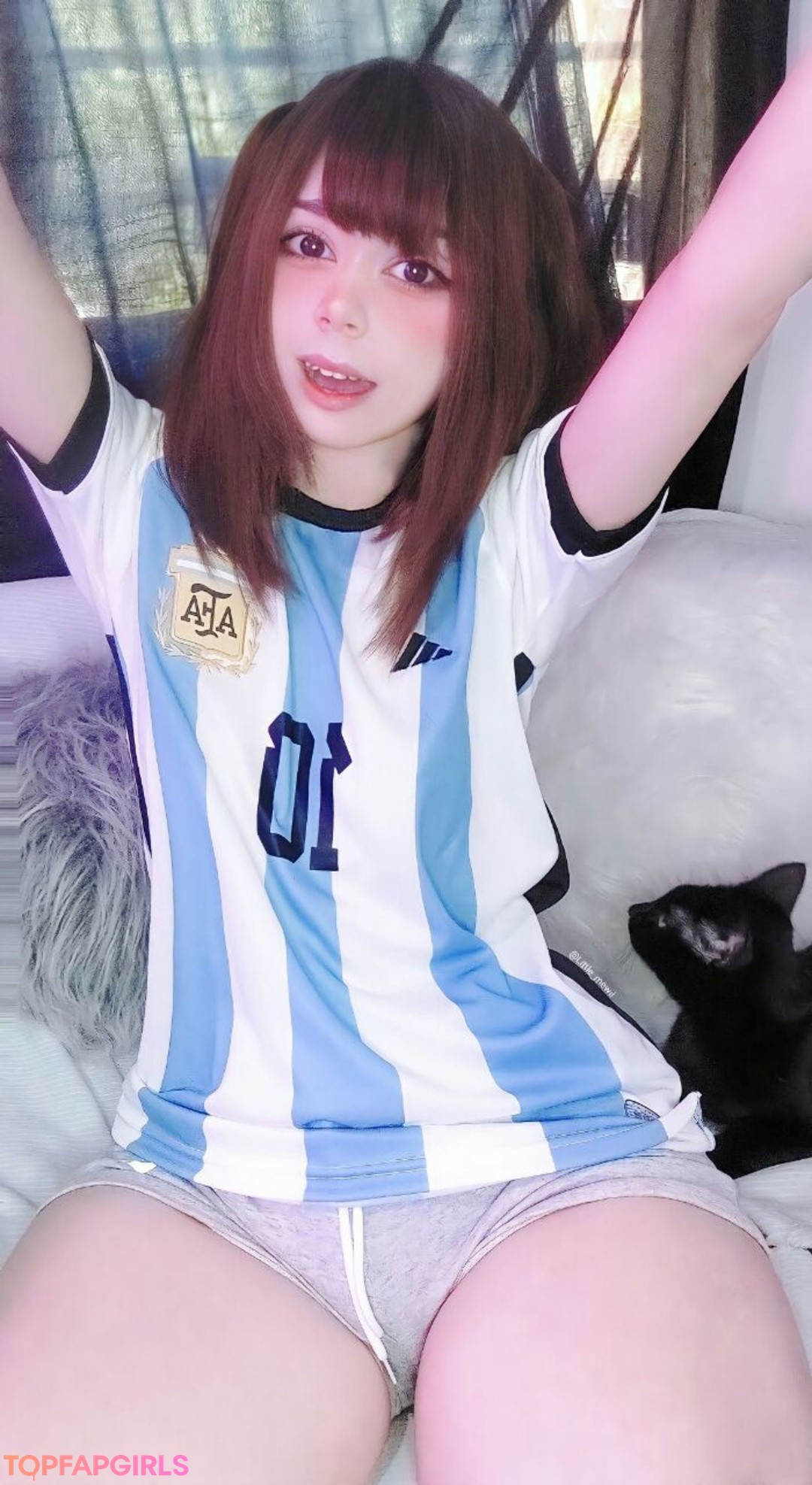 Naakte gelekte OnlyFans-foto van Little Mewi #200 Naakte gelekte OnlyFans-foto van Little Mewi #200