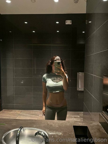 Naakte gelekte OnlyFans-foto van Natalie Gibson