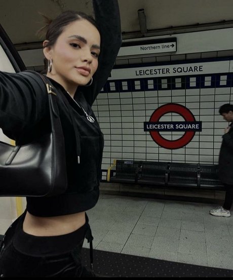 Naakte gelekte OnlyFans-foto van Samadhi Zendejas