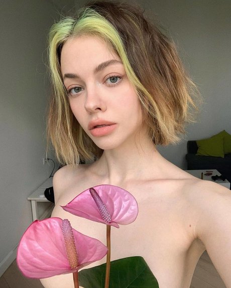 Naakte gelekte OnlyFans-foto van Kira Rausch