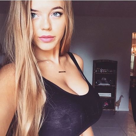 Naakte gelekte OnlyFans-foto van Savannah Belle