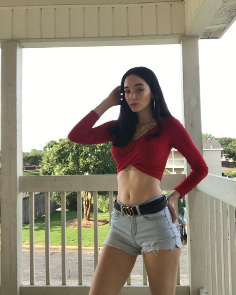 Naakte gelekte OnlyFans-foto van Queen Etimy