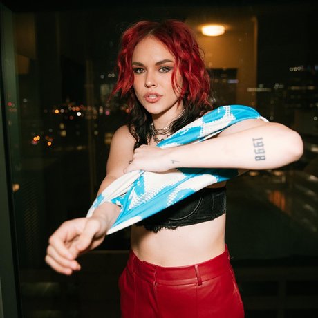 Naakte gelekte OnlyFans-foto van Taylor Upsahl