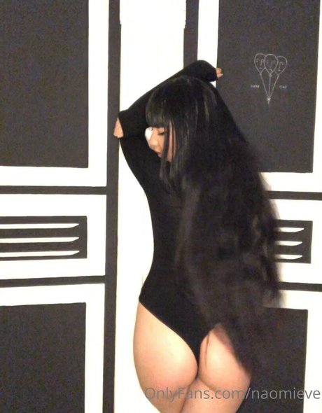 Naakte gelekte OnlyFans-foto van Naomieve