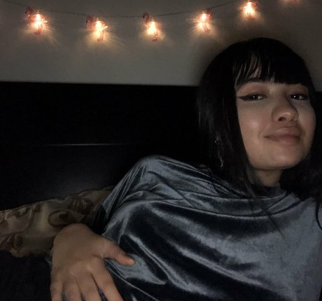 Naakte gelekte OnlyFans-foto van Naomieve